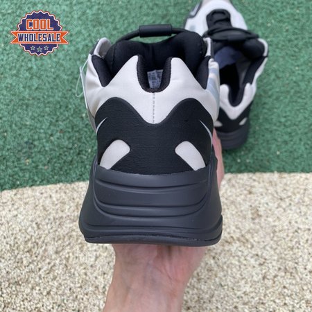 Yeezy Boost 7 MNVN 'Bone' 36-48