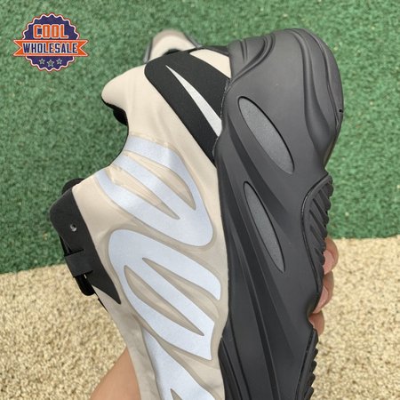 Yeezy Boost 7 MNVN 'Bone' 36-48