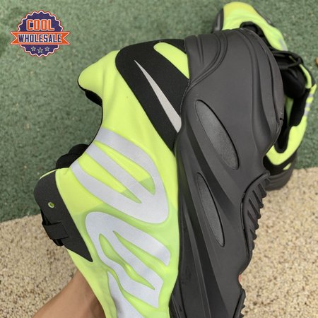 Yeezy Boost 7 MNVN 'Phosphor' 36-48