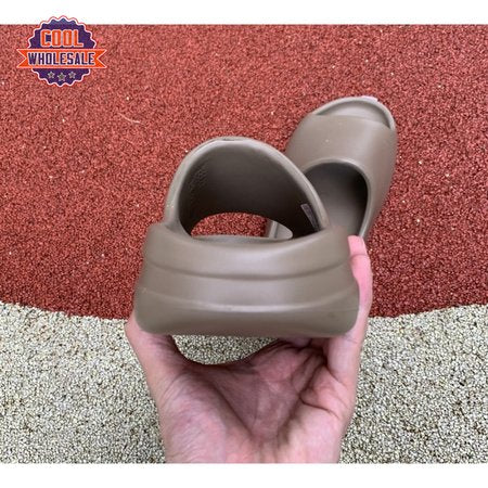 Yeezy Slides 'Earth Brown' 37-48.5