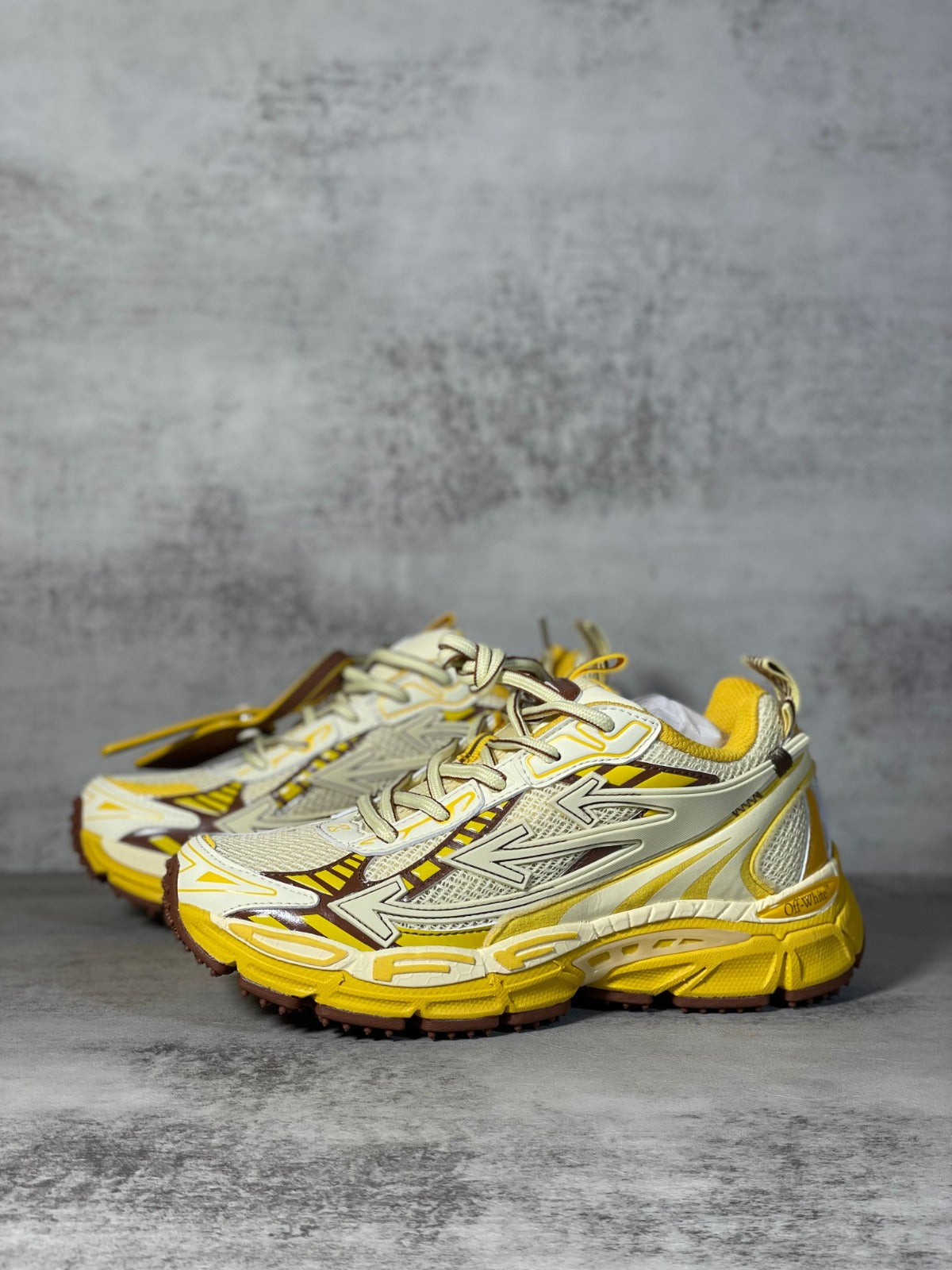 OFF-WHITE Be Right Back