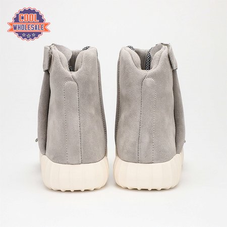 YEEZY Boost 75 Light Brown SIZE: 4-5