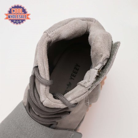 YEEZY Boost 75 Light Grey Glow SIZE: 4-5