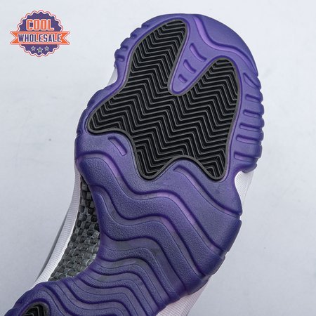 Air_Jordan_11_Retro_Bianche_Viola_Nere_ED2c6_13.jpg