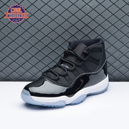 Air_Jordan_11_Retro_Space_Jam_WTaAe_1.jpg