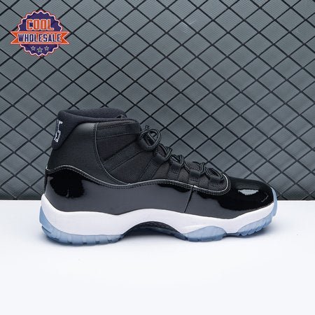 Air_Jordan_11_Retro_Space_Jam_WTaAe_3.jpg