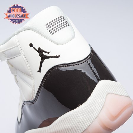 Air_Jordan_11_WMNS_Neapolitan_wBFeY_10.jpg
