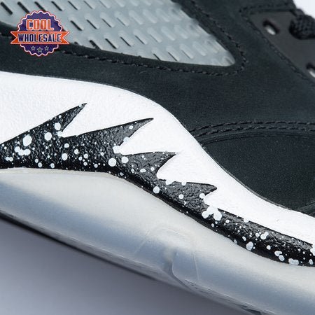 Air_Jordan_5_Retro_Oreo_wzfao_10_dcf0f64f-1deb-4d5b-899b-4b754a995d3e.jpg