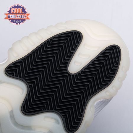 Jordan_11_Retro_Low_Snake_Light_Bone_nW1qg_12.jpg