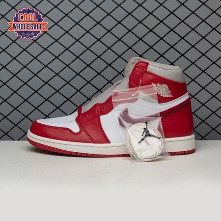 Jordan_1_High_OG_Newstalgia_Chenille_DJ4891-061_oTJVdbwUu_2.jpg