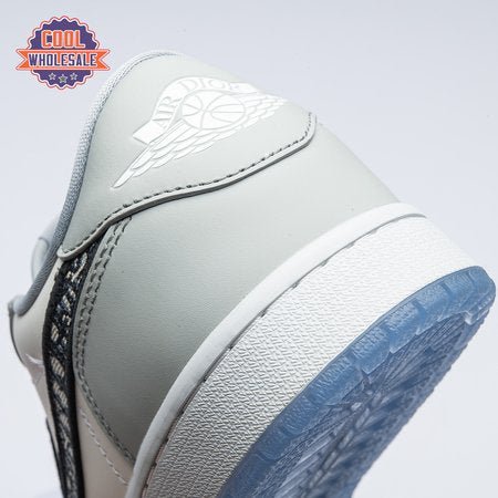 Jordan_1_Retro_Low_Dior_HTjPu_12.jpg